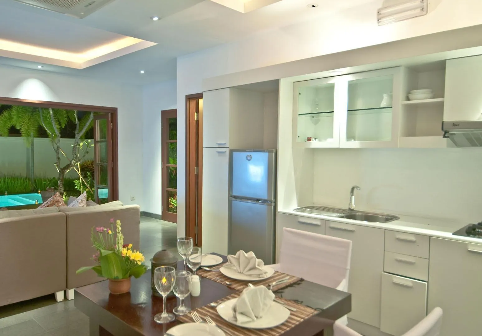 Nunia Boutique Villa Seminyak  0*, Seminyak (Bali)